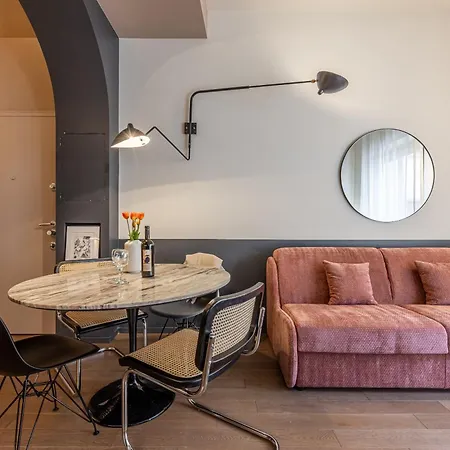 Zuretti Modern Comfort Near Station Apartment *